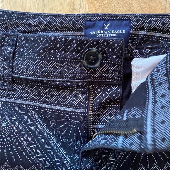 American Eagle *LIKE NEW* Tribal Print Midi Short - Picture 5 of 6